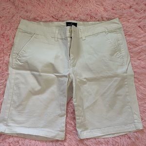 American Eagle Bermuda shorts, size 12, color is white